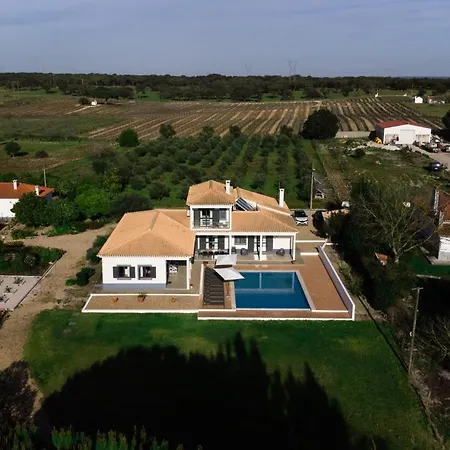 Villa Cajados Grande Charming Sleeps 12 Private Pool Spacious Garden *