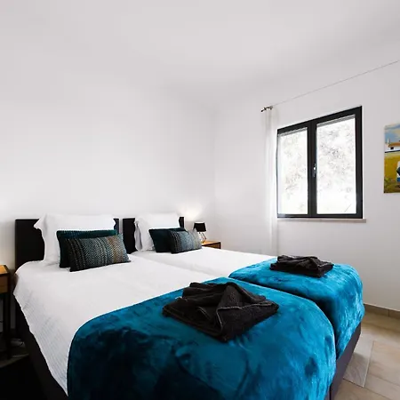 Cajados Grande Charming Sleeps 12 Private Pool Spacious Garden Villa