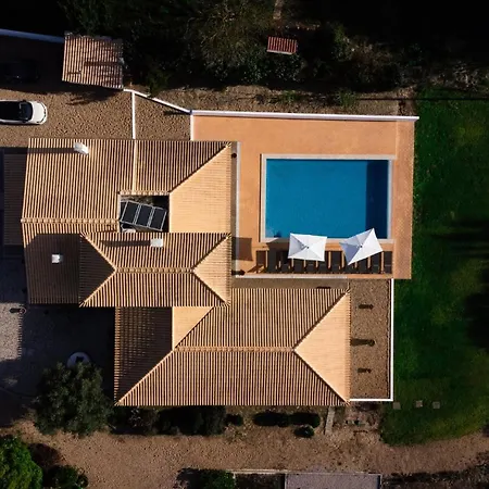 Villa Cajados Grande Charming Sleeps 12 Private Pool Spacious Garden Setúbal